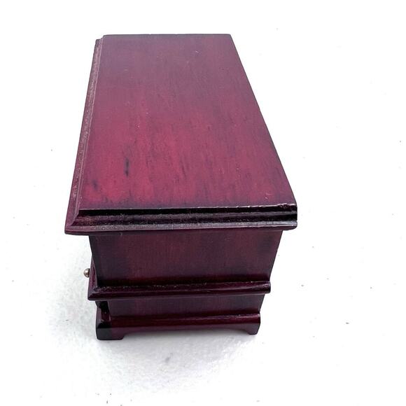 Vintage Wooden Bench Chest Lifting Seat & Blanket Dollhouse Miniature 1:12 - Picture 7 of 7